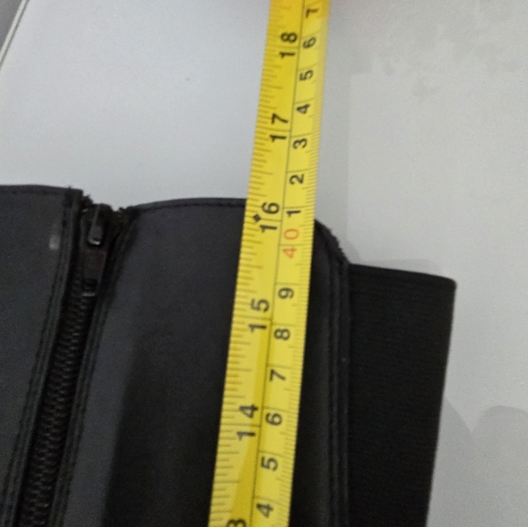 COLLEGE leather square toe block heel boots. Size 9 - Picture 11 of 12